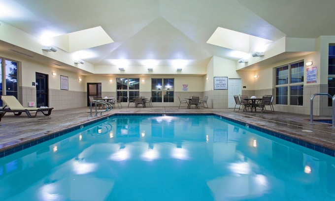Fairfield Apartamento | 1 Bedroom | Free Breakfast. Pool & Hot Tub