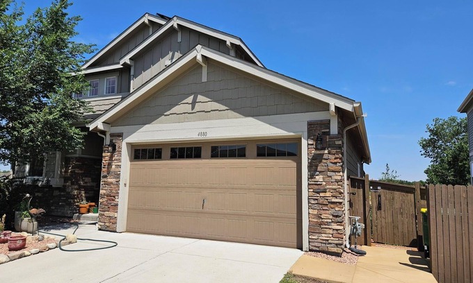 Golden Apartamento | 1-bedroom garden oasis packed with amenities 8 minutes from downtown Golden