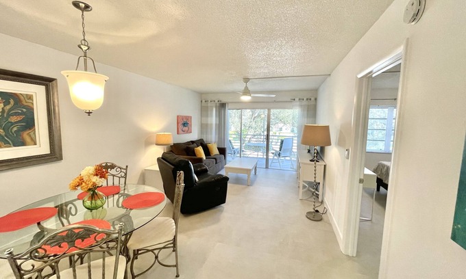 Lauderdale-by-the-Sea Condominio | 1 Bedroom Garden Condo—Steps from the Beach