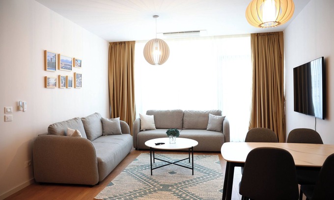 Tirana Apartamento | 1-bedroom Lake View Apartment close the centre of Central Tirana