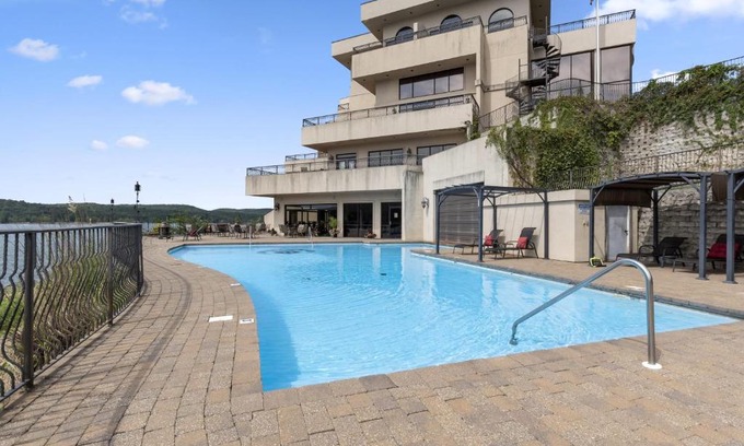 Ridgedale Casa | 1 Bedroom Lake View Villa - Unit 604