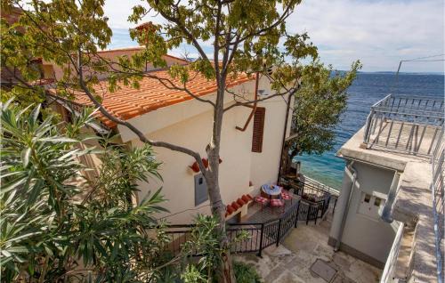 Senj Apartamento | 1 Bedroom Lovely Apartment In Starigrad