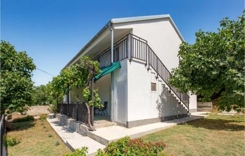Vlasici Apartamento | 1 Bedroom Lovely Apartment In Vlasici