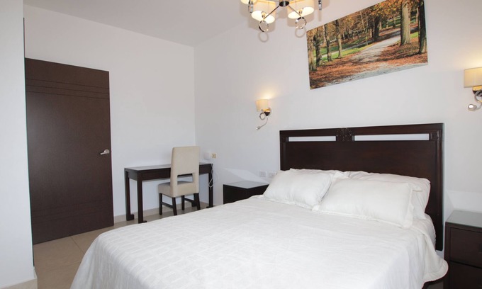 Rousseau Apartamento | 1 Bedroom | Luxury Apartment at Mahogany Suites