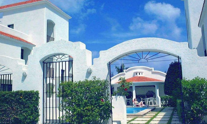 Adolfo López Mateos Condominio | 1-bedroom Condo Vacation Rental. Clean and Safe. High Speed WiFi