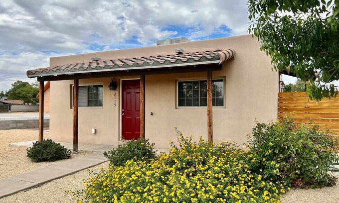 Mesilla Park Casa | 1 bedroom near NMSU. W/D in unit/pets welcome.