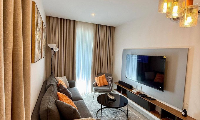 Roman Ridge Apartamento | 1-Bedroom Pool View Unit @Nova