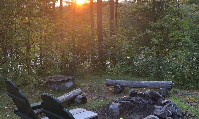 The Forks Cabina | 1 Bedroom Riverside Cabin in The Forks, ME, pet friendly