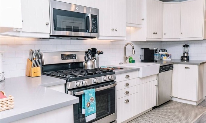 Grandview Apartamento | 1 Bedroom Single_family L-593838 by Houzlet