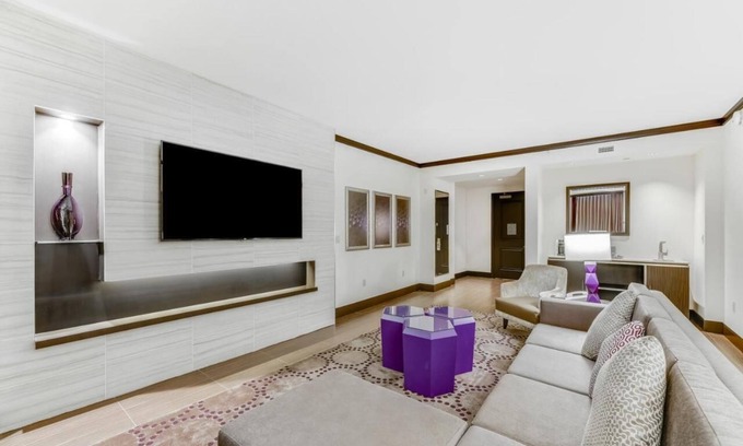 Atlantic City Hotel | 1-Bedroom Suite at a 4⭐️ Hotel