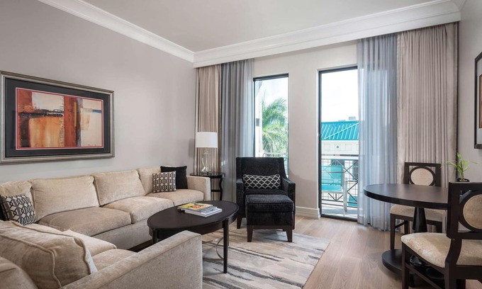 Old Naples Hotel | 1-Bedroom Suite at a 4⭐️ Hotel