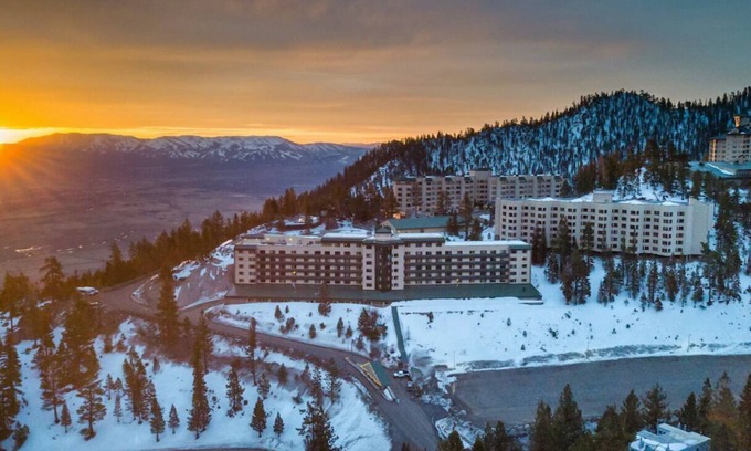 Tahoe Village Hotel | 1-bedroom The Ridge at Lake Tahoe /from July 19 - 26/