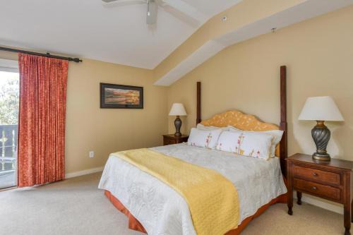St. Augustine Casa | 1 bedroom with walk-in shower balcony resort pool & hot tub 6304-1