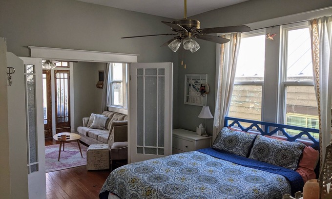 Fairgrounds Apartamento | 1 Block from Jazz Fest Entrance!