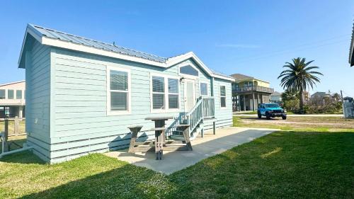 Crystal Beach Casa | 1 Block to Beach -Brand New Modern Tiny Home