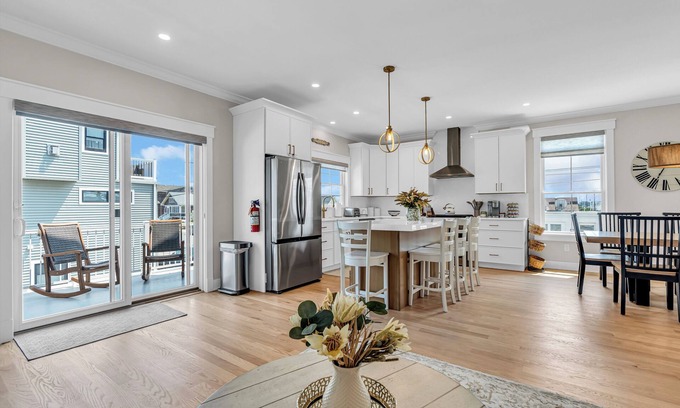 Ortley Beach Casa | 1 block to beach, Beach Equipment, Linens + Towels, 8 beach badges