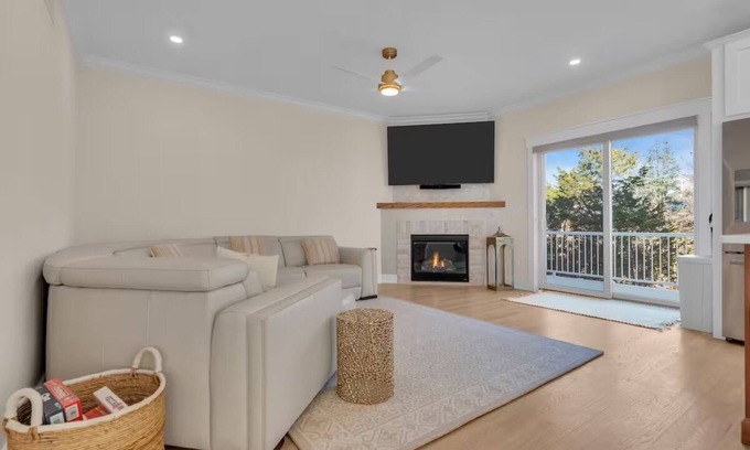 Ortley Beach Casa | 1 Block to Beach with Linens + Towels & Beach Badges