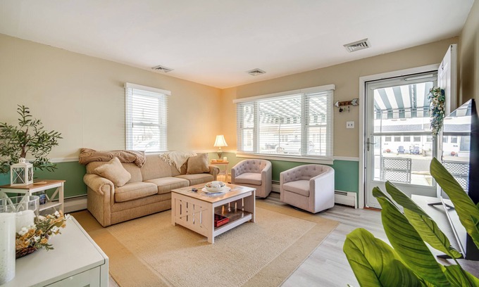 Brigantine Casa | 1 Block to Brigantine Beach: Breezy Home w/ Patio!
