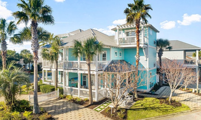 Emerald Waters Village Casa | 1 block to PRIVATE deeded beach!!! Spacious 3 bedroom.3.5 bath - Gated Community