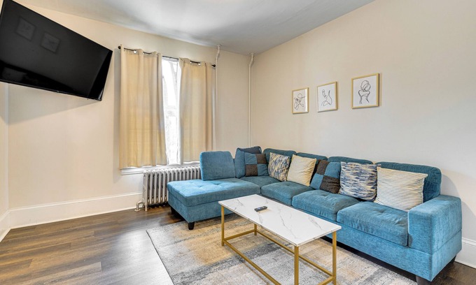 Stroudsburg Casa | 1 Block to Stroudsburg Main St: Chic Townhome