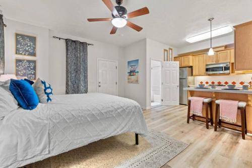 Ocean Beach Apartamento | 1 Block to the Sand Stylish & Spacious Studio!