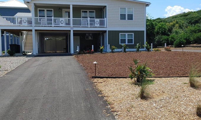 Emerald Isle Apartamento | 1 BR apartment with ocean views