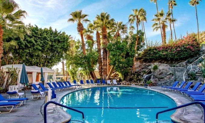 Historic Tennis Club Condominio | 1-BR Condo near Palm Canyon Drive | Pools + Spa