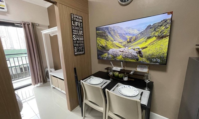 Pio del Pilar Condominio | 1 BR Fully Furnished Condo in Makati with Pool and Parking - Red Residences 1131