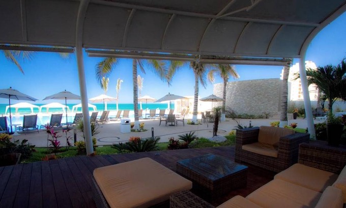 Marina Mazatlan Apartamento | 1 BR Royal Park Studio with Elegant Garden Next to the Cerritos Beach