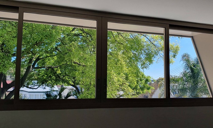 Glebe Apartamento | 1 BR unit with leafy outlook & dedicated workspace