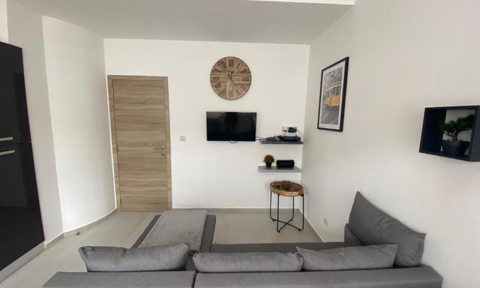 Belhez Apartamento | 1-C Bel appart calme climatisé parking gratuit privé sur demande