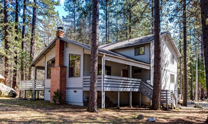 North Wawona Casa | 1 Cabin Among the Firs
