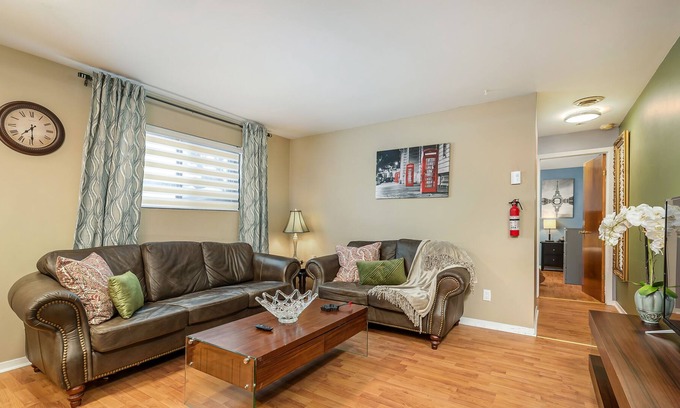 Ahuntsic-Cartierville Apartamento | 1 - CHIC DESIGNER HERMOSO HERMOSO PISO ACOGEDOR 1BDR