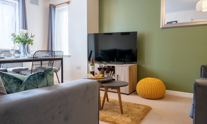 Milton Keynes Condominio | (1) Countess Way - 2 bed, 2 bath apartment