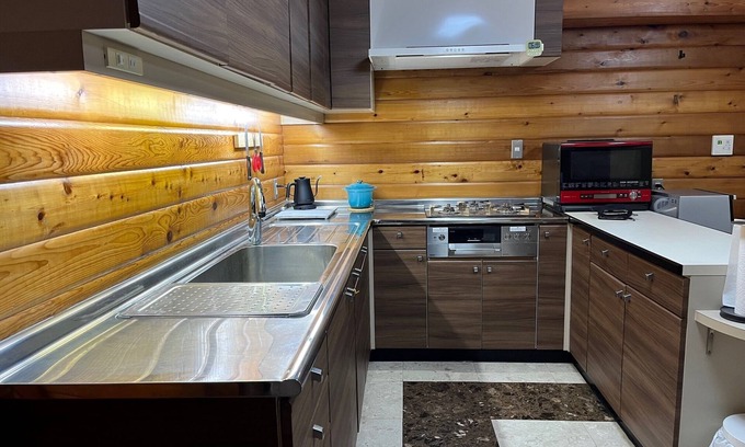 Shodoshima Cabaña | 1 couple per day Balcony with a view of the Seto Inland Sea, private space with friends and family, private time! (3 Western-style rooms and 1 Japanese-style room) Pets are allowed.