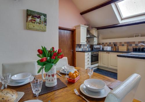 Rhyd-y-foel Apartamento | 1 Dolwen Farm Shop