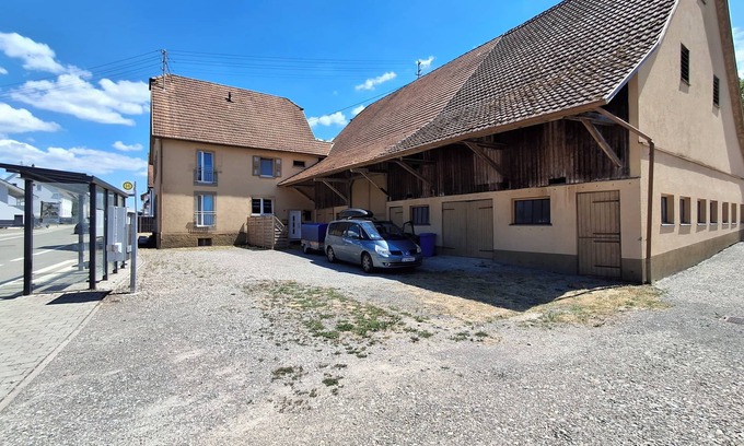Kaltbrunn Apartamento | 1 floor upper floor 3 bedroom apartment kitchen WLAN SmartTV large parking lot