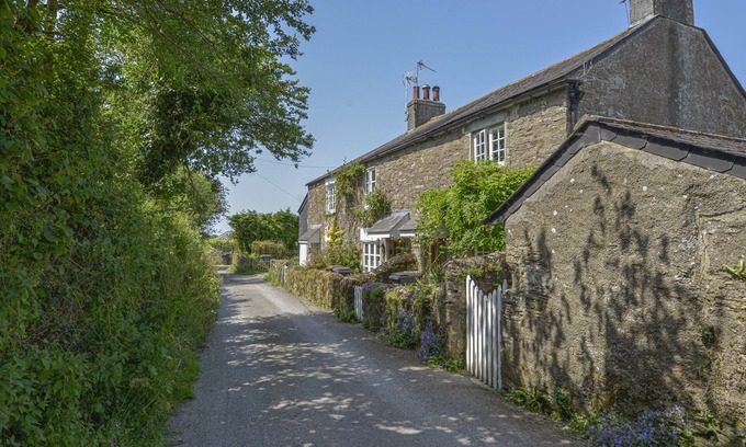 Burgh Island Cabaña | 1 Gabberwell Cottages, Kingston