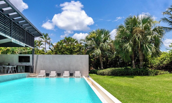 Las Palmas Villa | 1 Golf Cart & Cook Included, Villa w/ Hot Jacuzzi