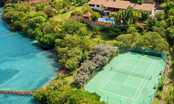 Westerhall Land Settlement Casa | # 1 en Granada! ¡Retiro privado de 2 acres frente al mar con cancha de tenis, servicio de limpieza!