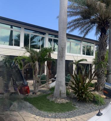 Mid Island Casa | #1 Island Hideaway PICK ME!