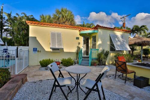 Madeira Beach Casa | 1 - Island Paradise Cottages - Sweet Jasmine