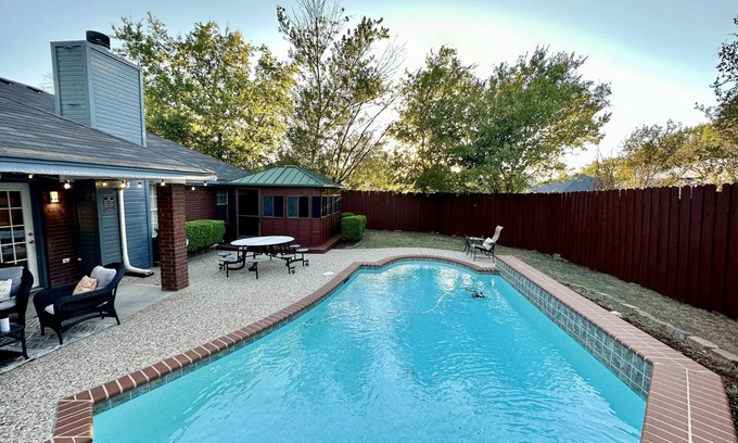 Killeen Casa | 1- Luxurious Cozy Home w/Pool, Hot Tub Hut, Sleeps 8+
