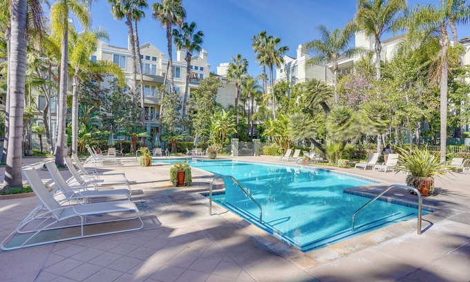 Airport Area Condominio | < 1 Mi to Airport: Luxury Condo in Irvine!