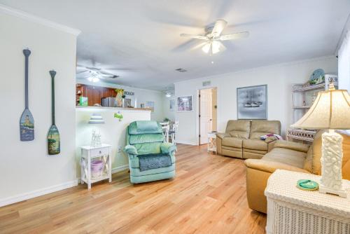 Cortez Casa | 1 Mi to Anna Maria Island Pet-Friendly Retreat
