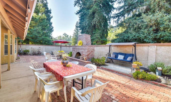 Merced Casa | 1 Mi to Applegate Park Zoo: Pet-Friendly Home