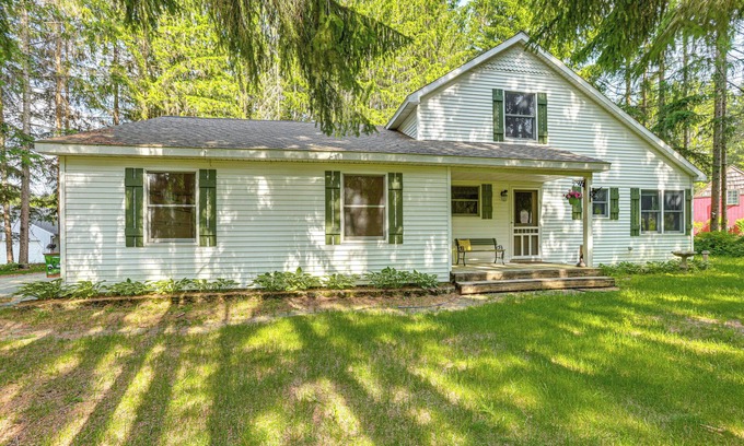 Cadillac Casa | < 1 Mi to ATV Trails: Cadillac Golf Retreat!