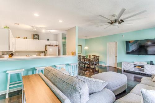 North Myrtle Beach Apartamento | 1 Mi to Beach Family Condo in North Myrtle Beach!
