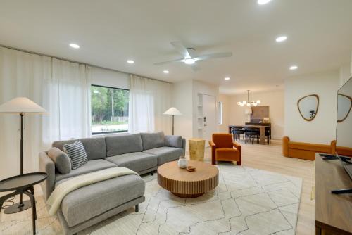 Gainesville Casa | 1 Mi to Ben Hill Griffin Stadium Home with Patio!