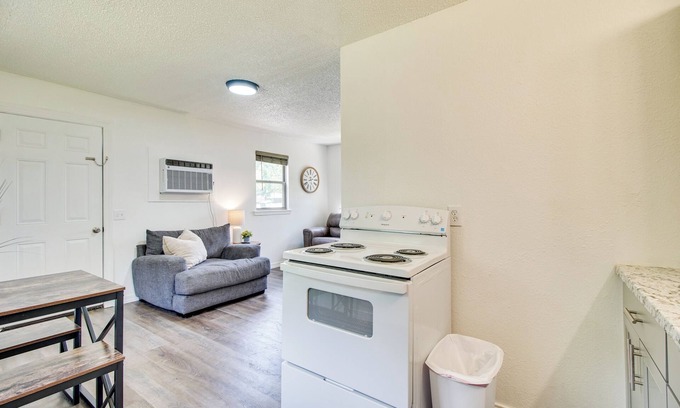 Sallisaw Cabaña | < 1 Mi to Cherokee Casino Sallisaw! Home Near I-40